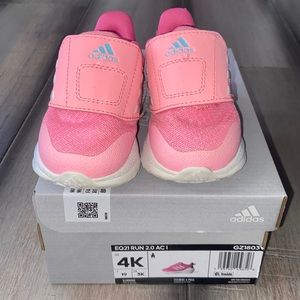Toddler Adidas EQ21 Run 2.0 Size: 4 Pink
